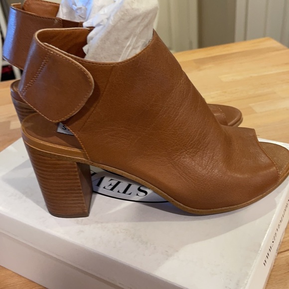 Steve Madden NONSTP cognac leather, size 9.5. Worn - Picture 3 of 8